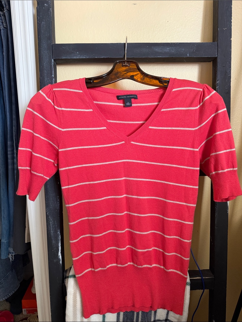 Banana Republic Coral Pink Striped V-Neck Short Sleeve Sweater/Like Top.